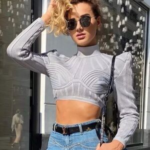 Cropped Ribbed Mock-Neck Long Sleeve Top in Light Gray